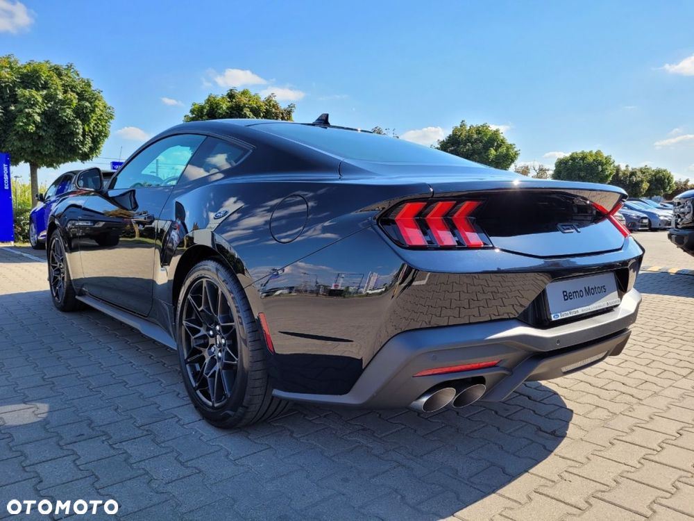 Ford Mustang - 9