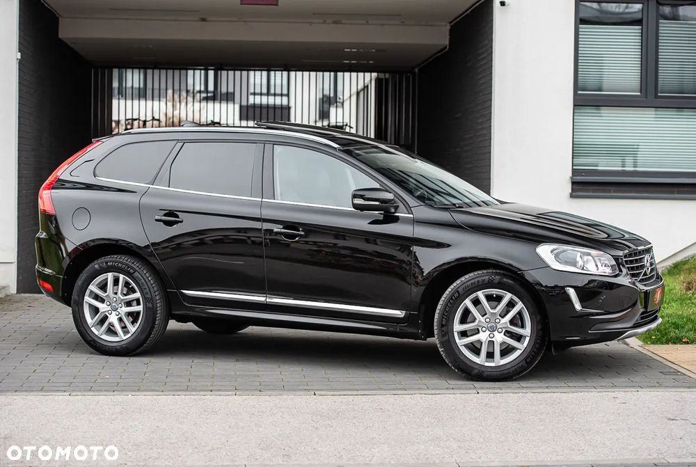 Volvo XC 60 D5 AWD Geartronic Summum - 3