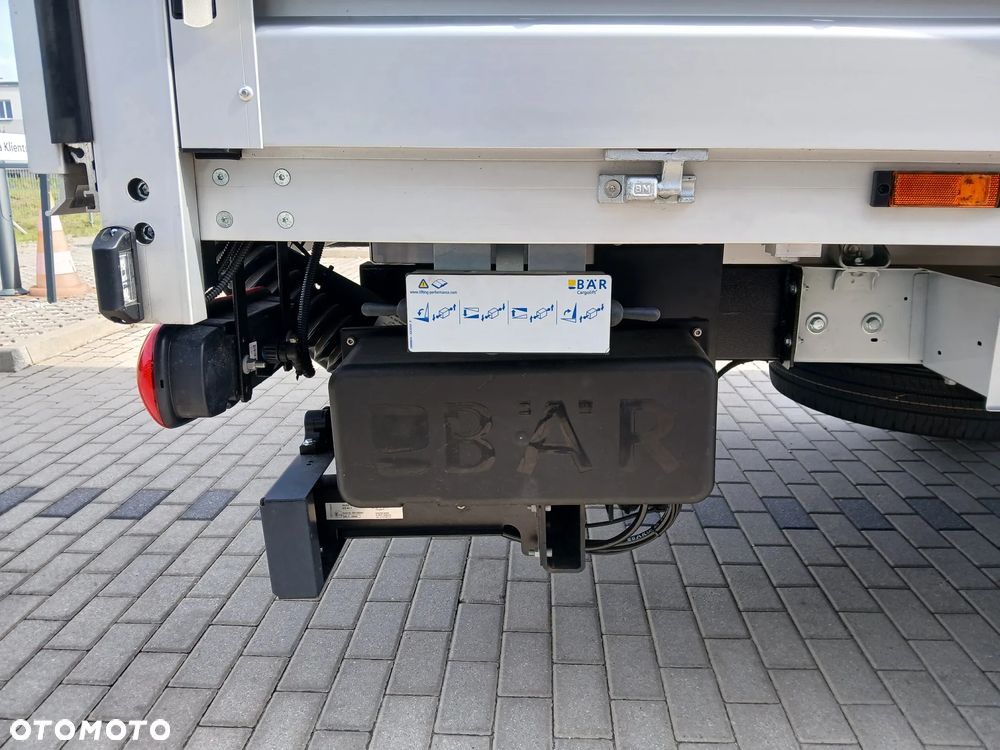 Renault Master plandeka z windą - 5