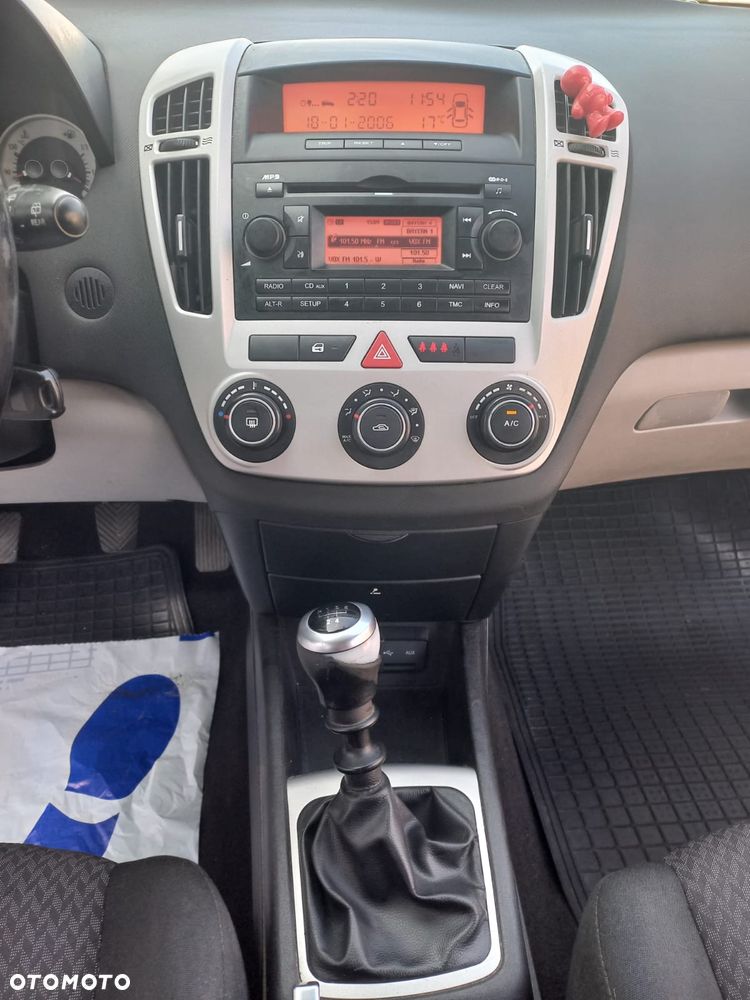Kia Ceed - 22