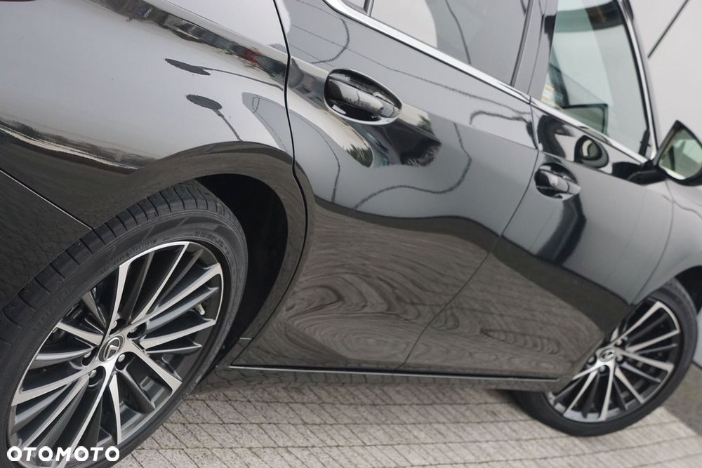 Lexus ES 300h Business Edition - 21