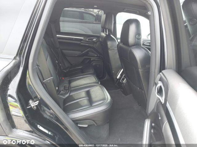 Porsche Cayenne Platinum Edition - 10