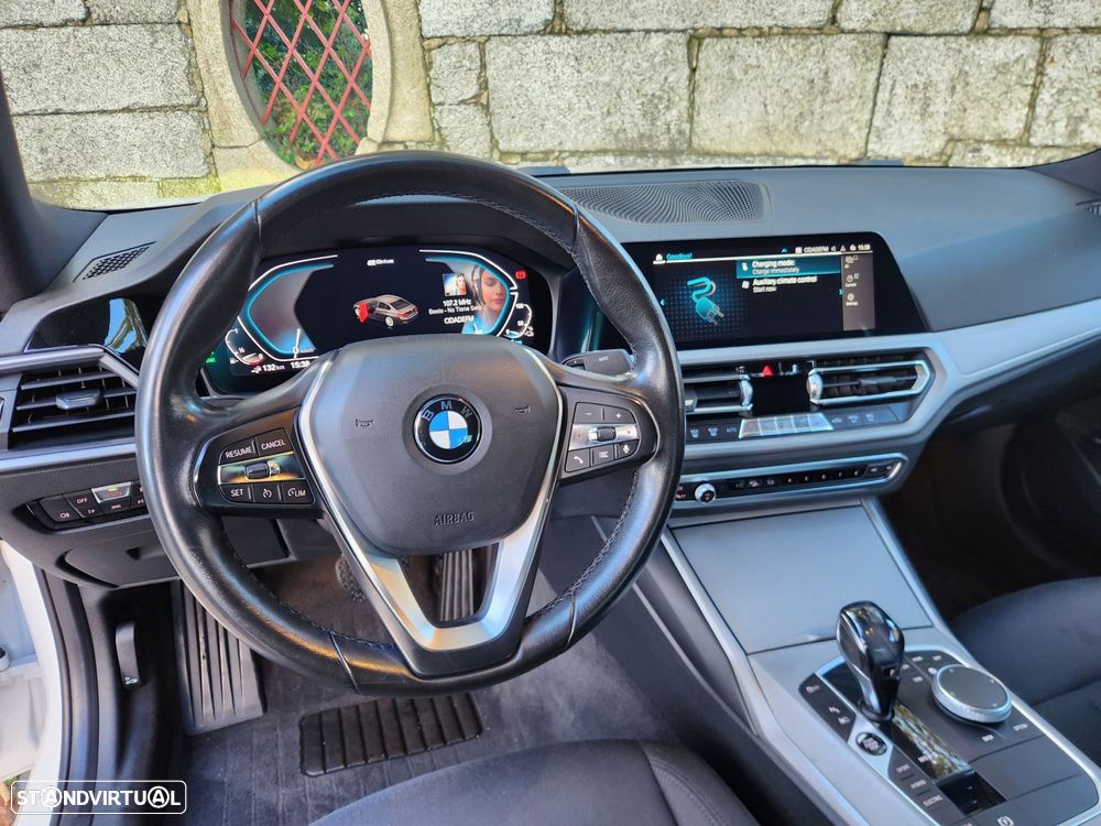 BMW 330 e Auto - 16