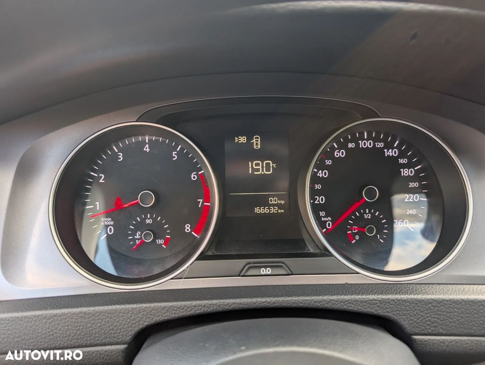 Volkswagen Golf - 2