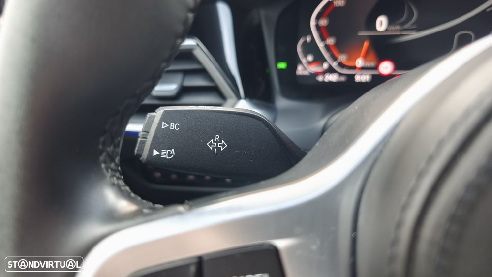 BMW 318 d Pack M Auto - 27