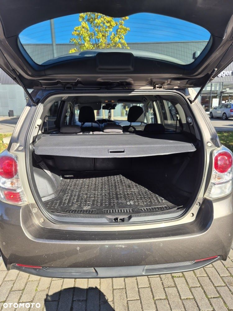 Toyota Verso 2016 photo 4