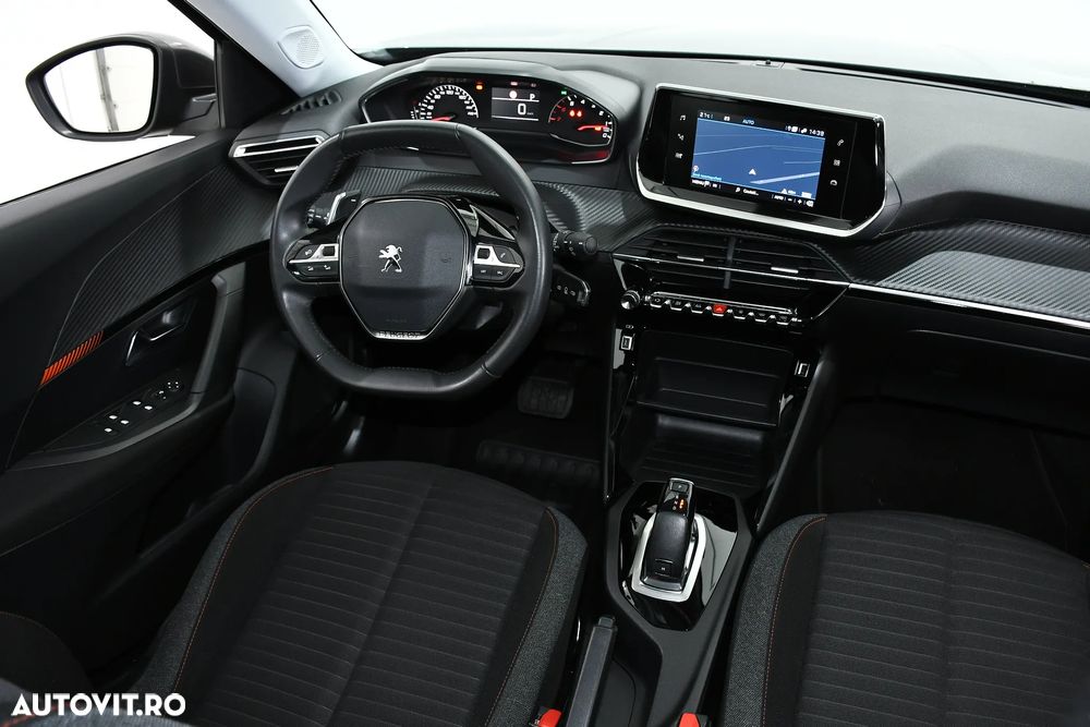 Peugeot 2008 1.2 L PureTech STT EAT8 Allure - 11