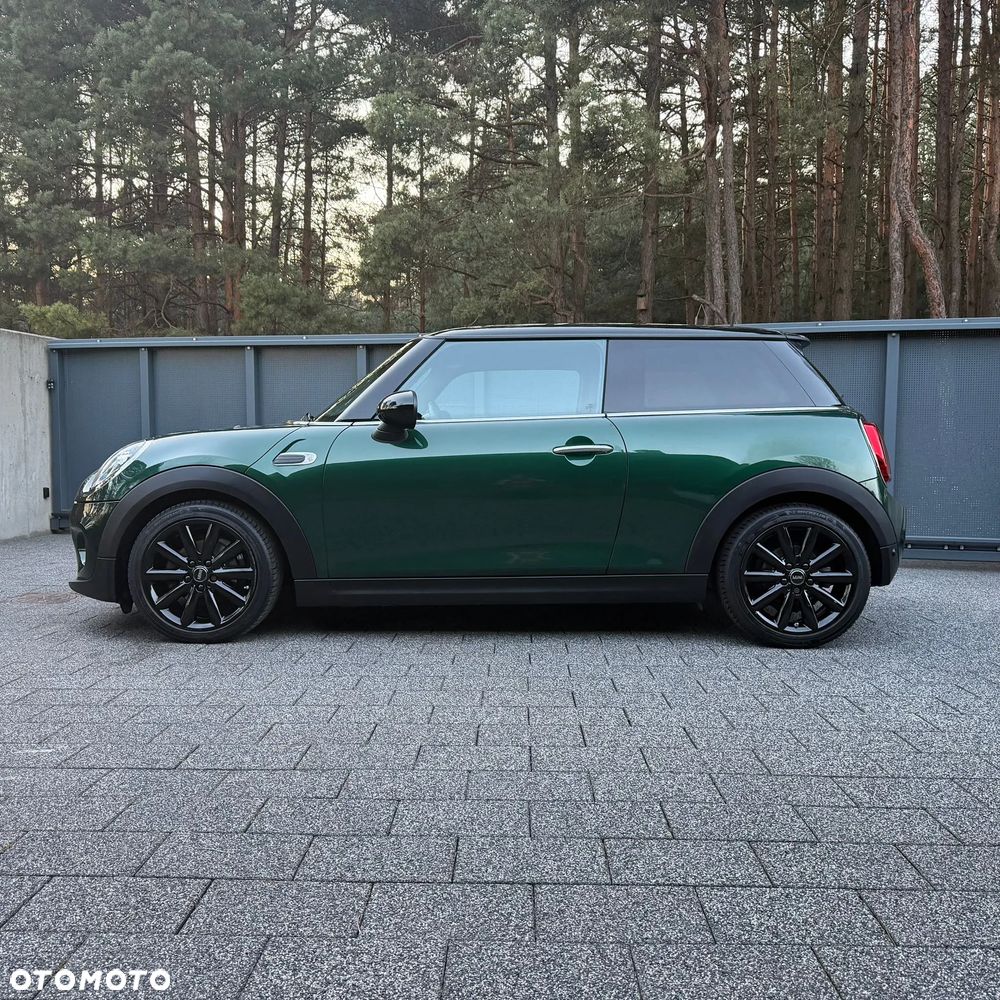 MINI Cooper Essential Trim - 10