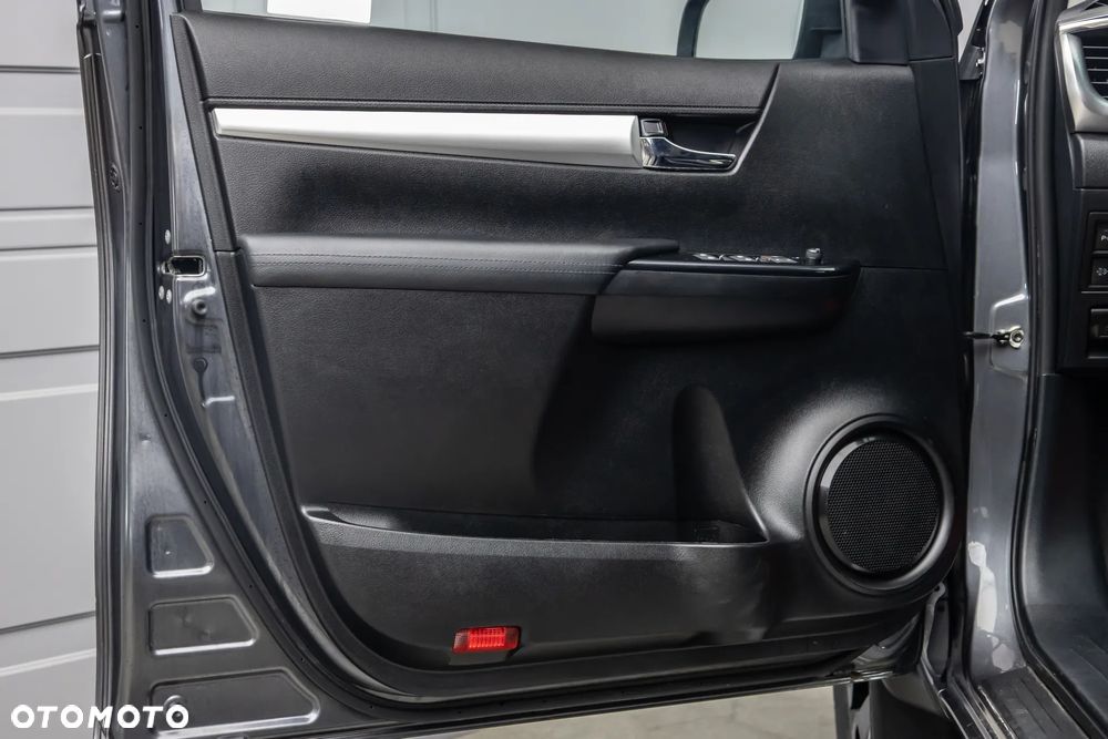 Toyota Hilux 2.8 D-4D Double Cab SR5+ 4x4 - 33