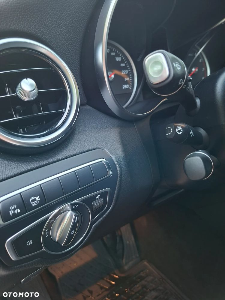 Mercedes-Benz GLC 300 4Matic 9G-TRONIC - 37