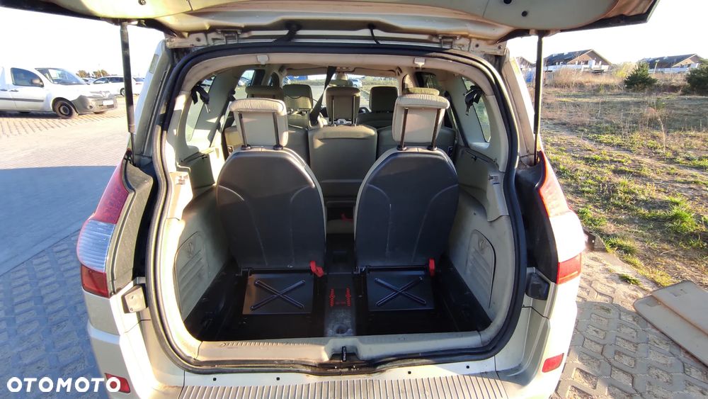 Renault Scenic 2.0 dCi Expression - 14