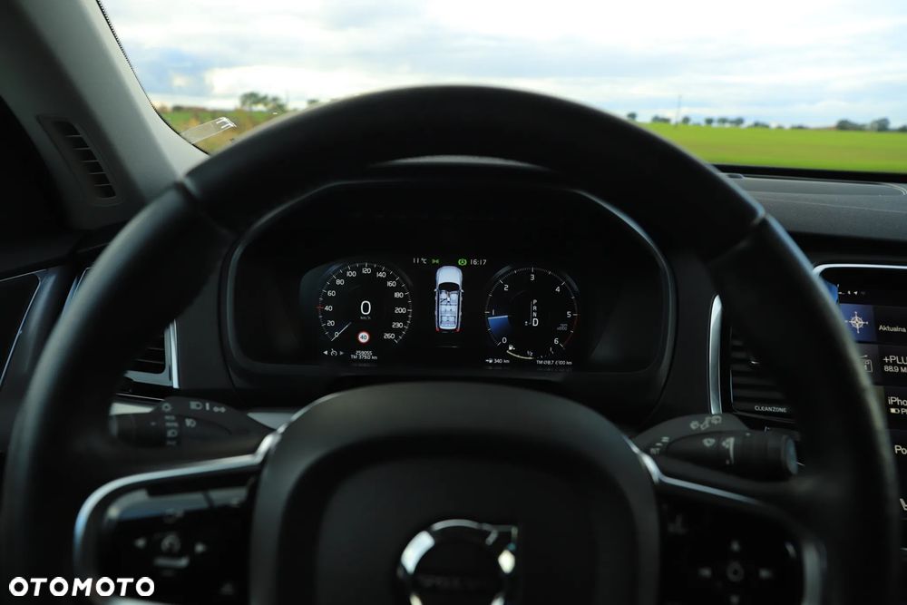 Volvo XC 90 - 8