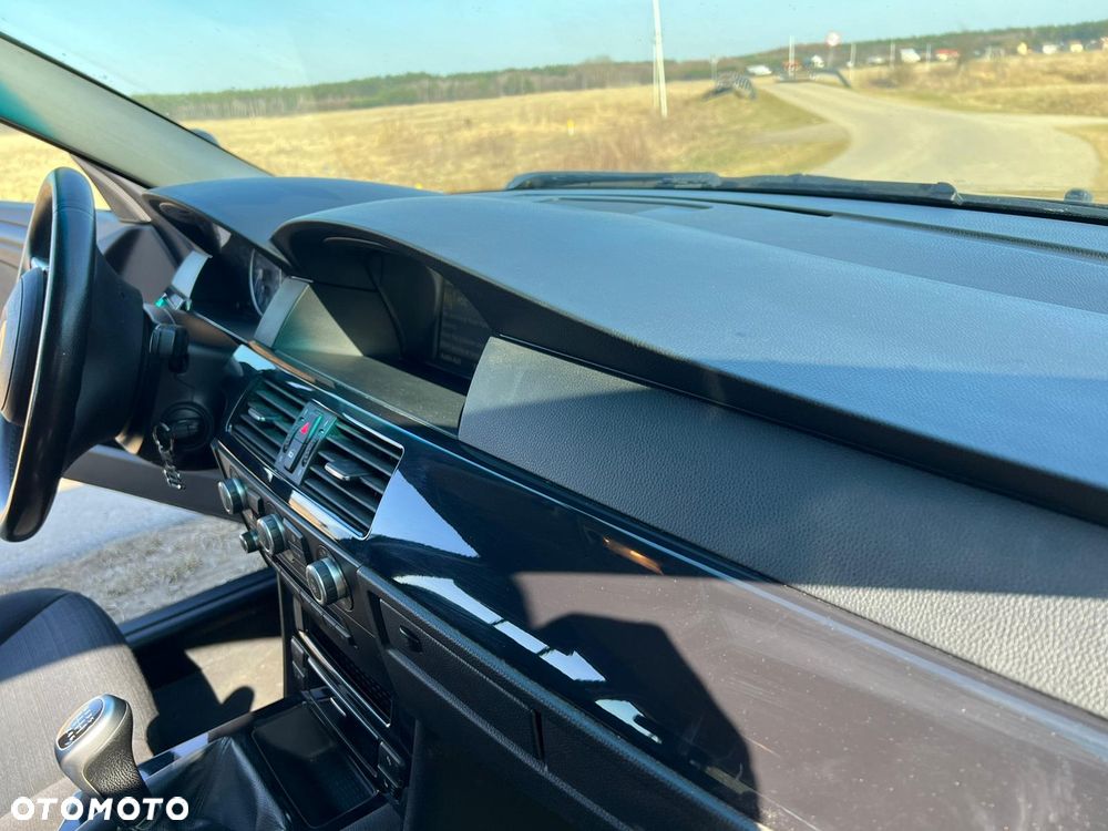 BMW Seria 5 525d - 9