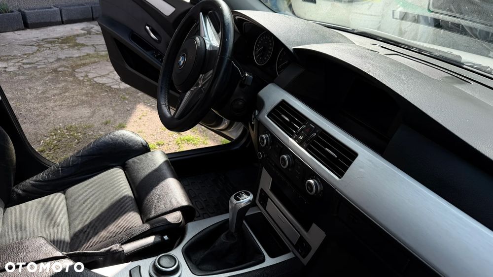 BMW Seria 5 520i - 35