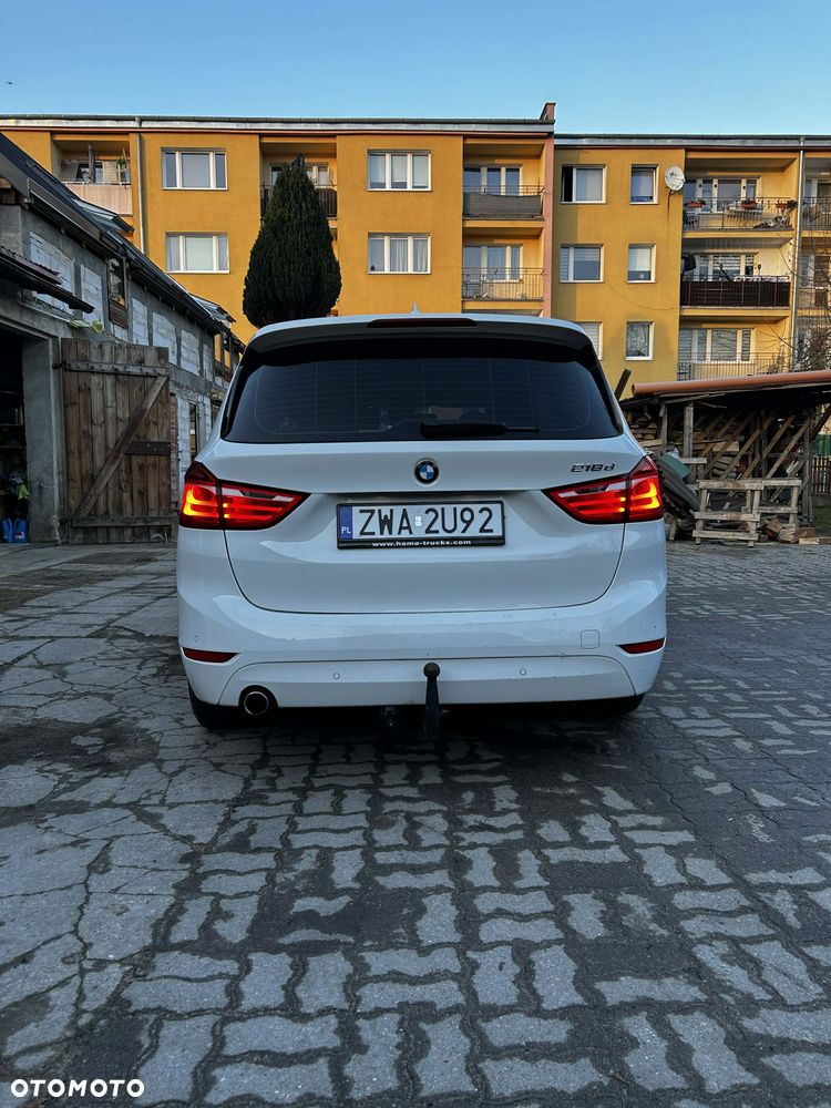 BMW Seria 2 218d - 6
