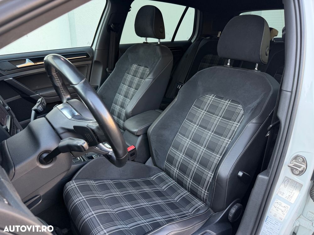Volkswagen Golf 2.0 TDI DSG GTD - 29