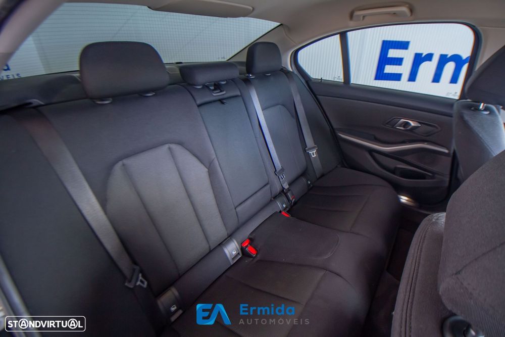 BMW 330 e Auto - 24