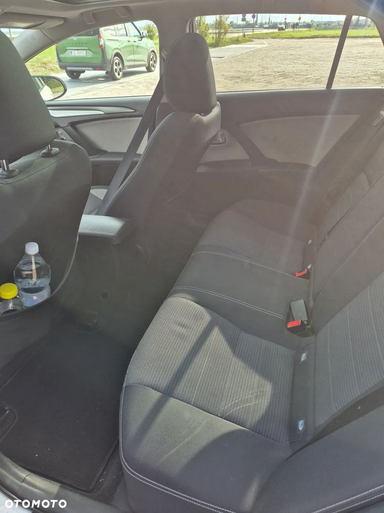 Toyota Avensis - 10