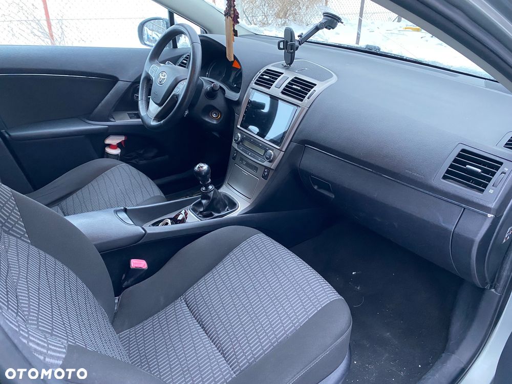 Toyota Avensis - 5