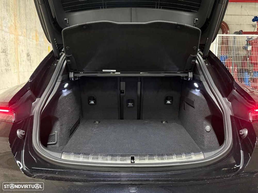 Porsche Taycan Cross Turismo - 45