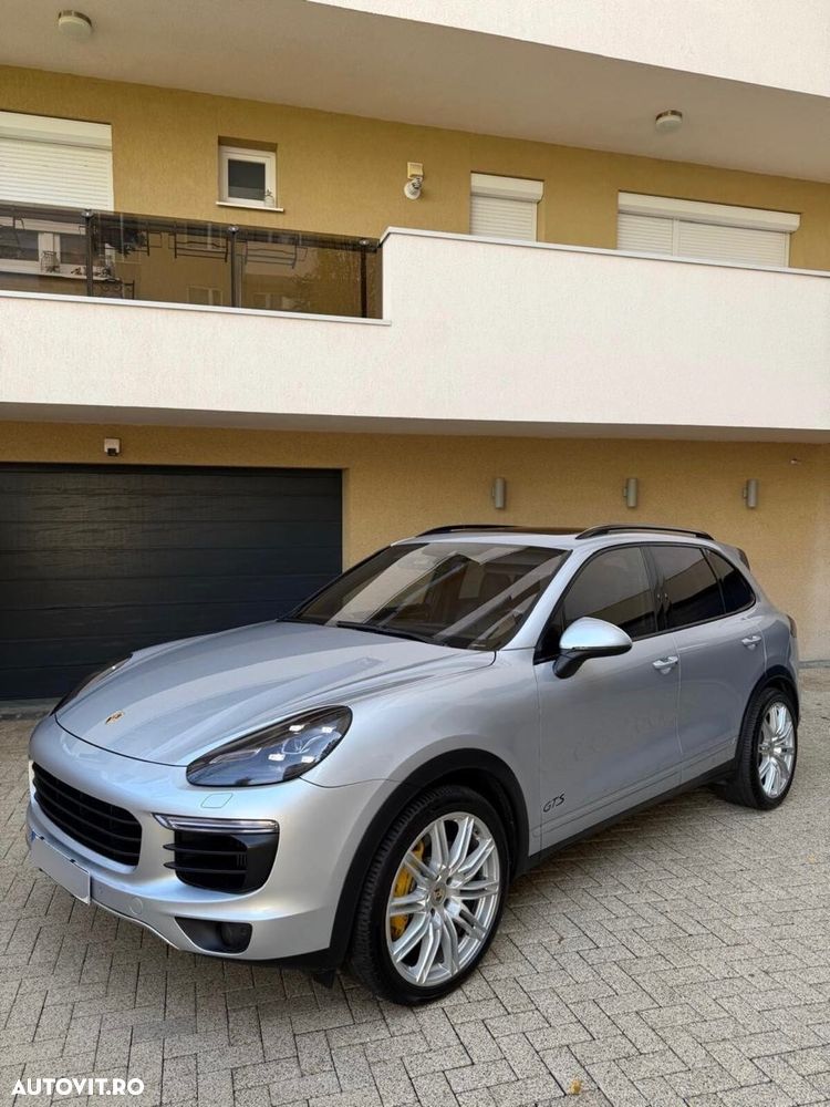 Porsche Cayenne 3.0 L - 3