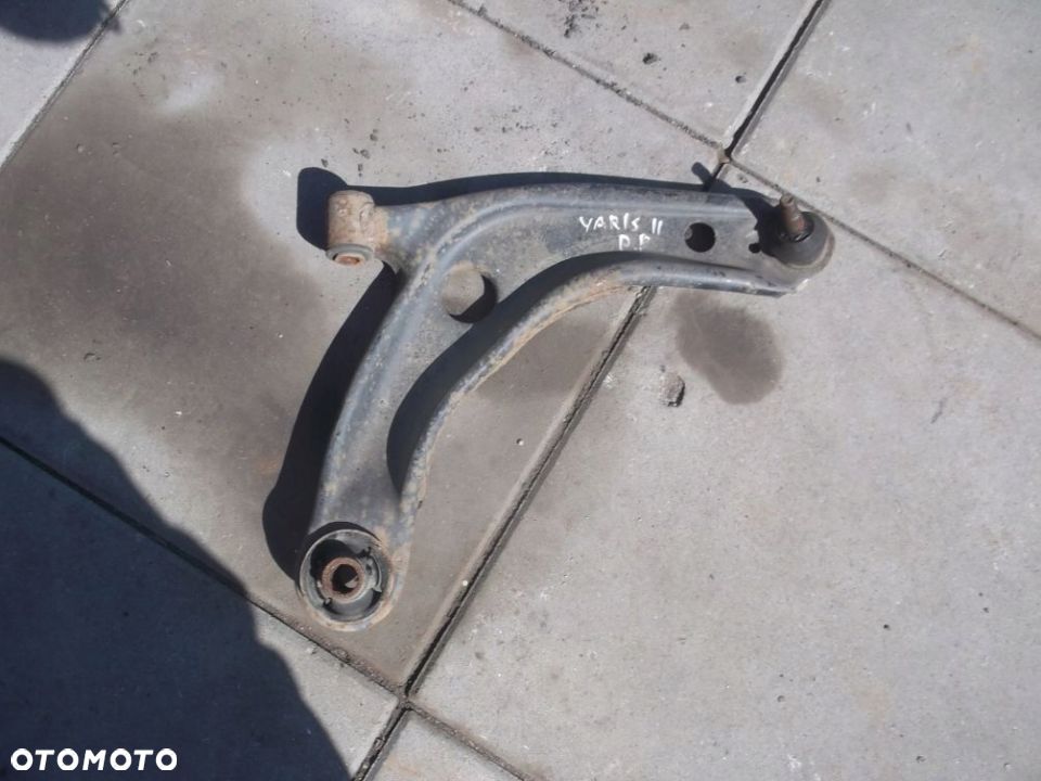WAHACZ LEWY PRAWY TOYOTA YARIS II III 2006- 1.0 1.3 1.4 - 5