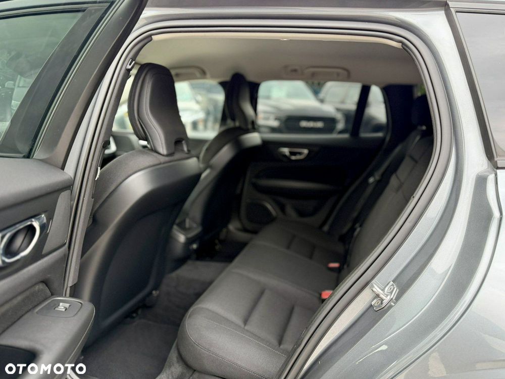 Volvo V60 D4 AWD Geartronic Momentum Pro - 10