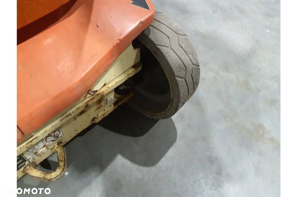 JLG T10E - 19
