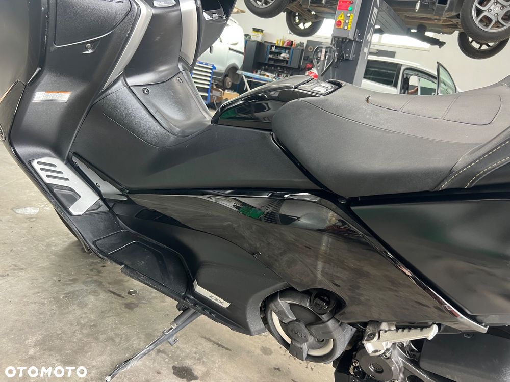 Yamaha Tmax - 14