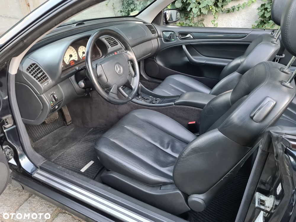 Mercedes-Benz CLK - 16
