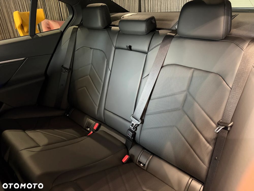 BMW Seria 5 520i mHEV M Sport - 31