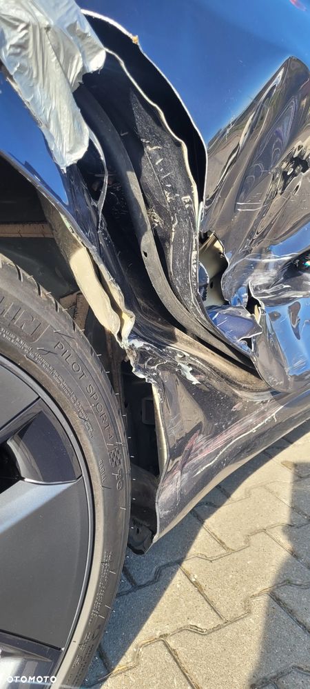 Tesla Model 3 - 21