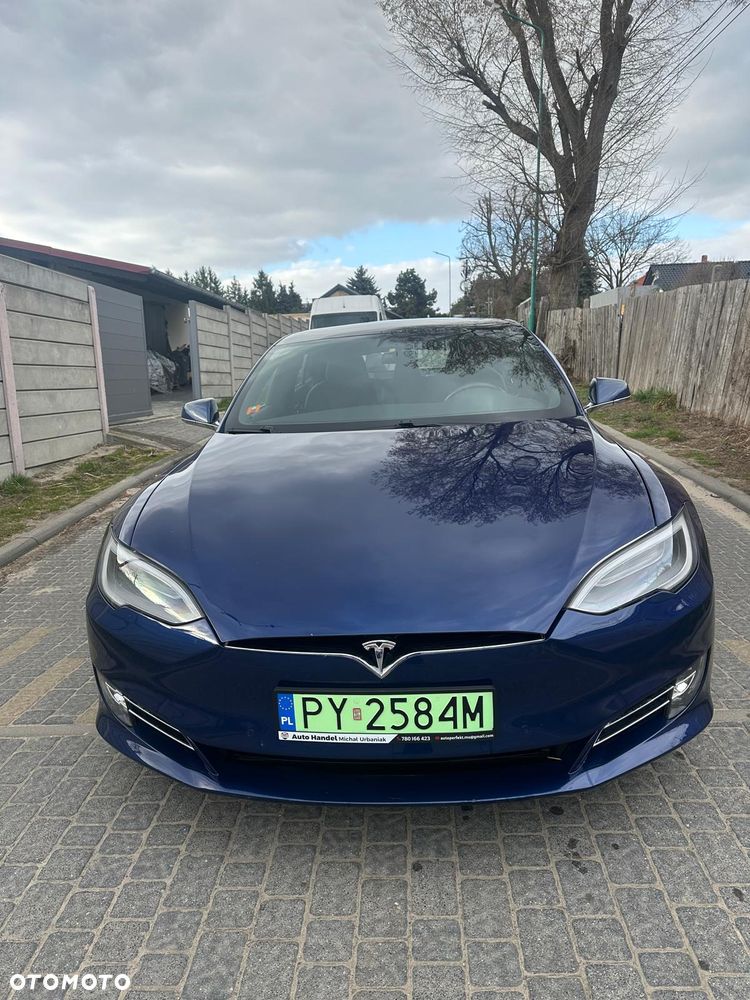 Tesla Model S - 11