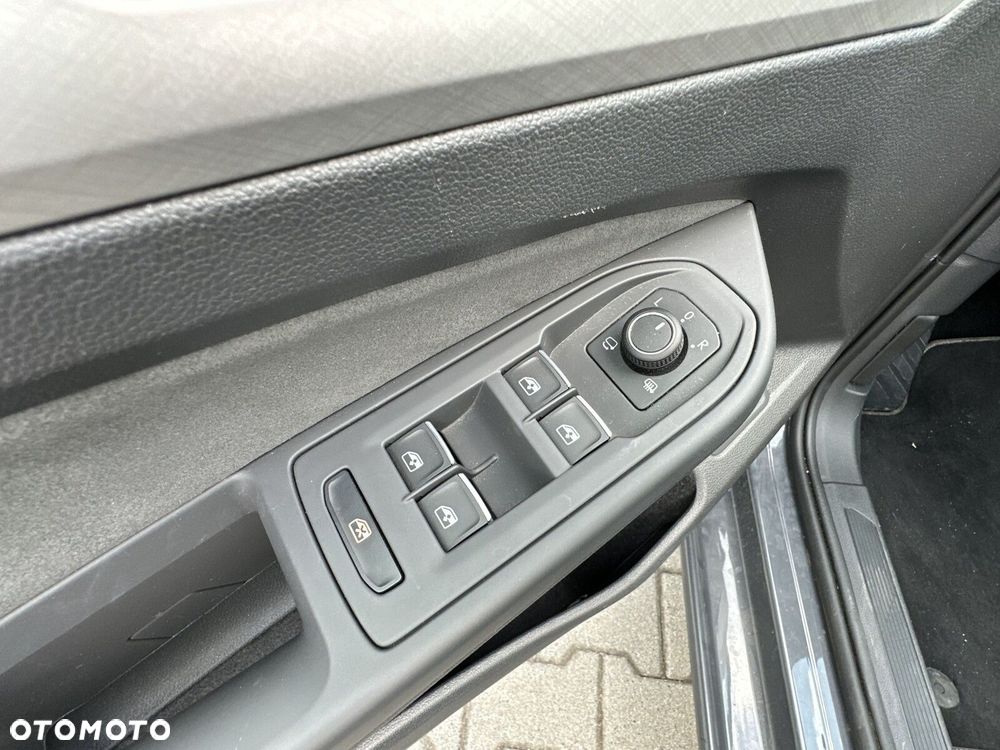 Volkswagen Golf - 29