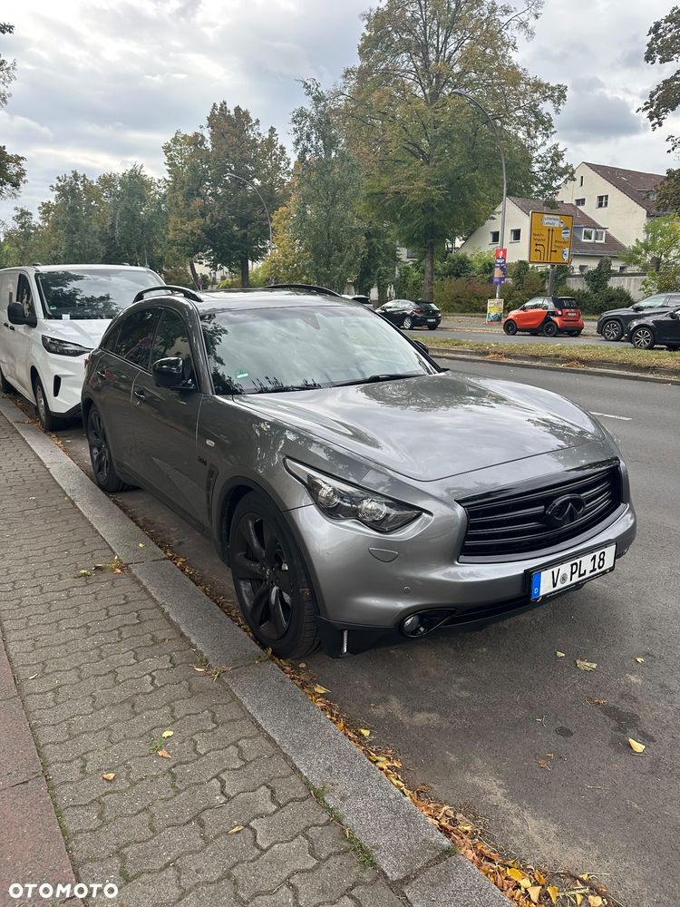 Infiniti QX70 - 6