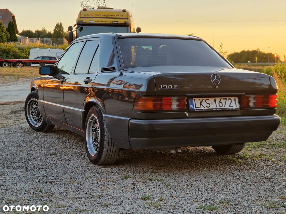 Mercedes-Benz W201 (190) - 5