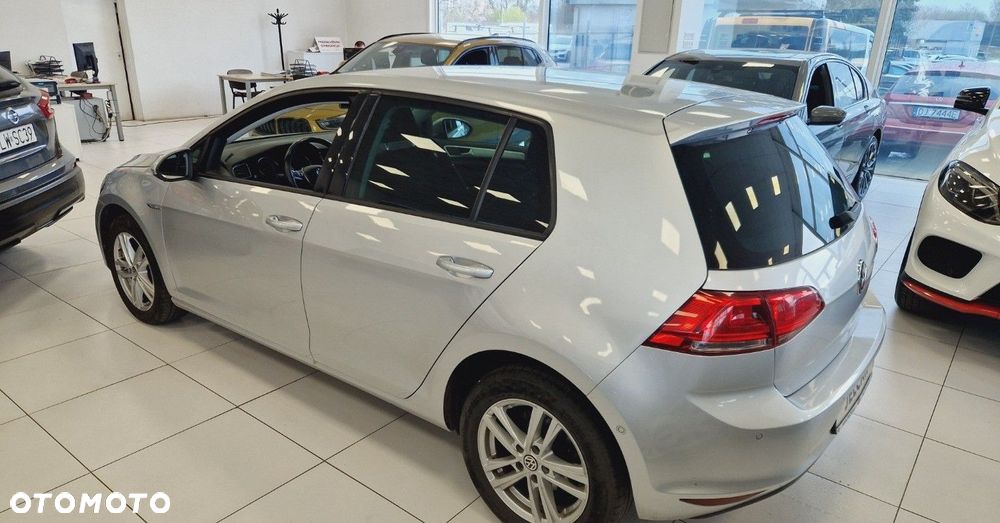 Volkswagen Golf - 11