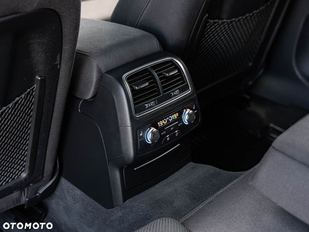 Audi A6 Avant 2.0 TDI Ultra S tronic - 32
