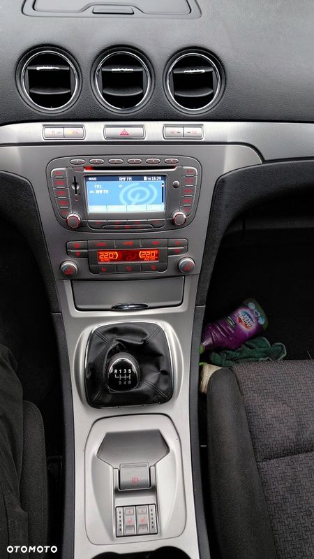 Ford S-Max 2.0 TDCi DPF Business Edition - 17