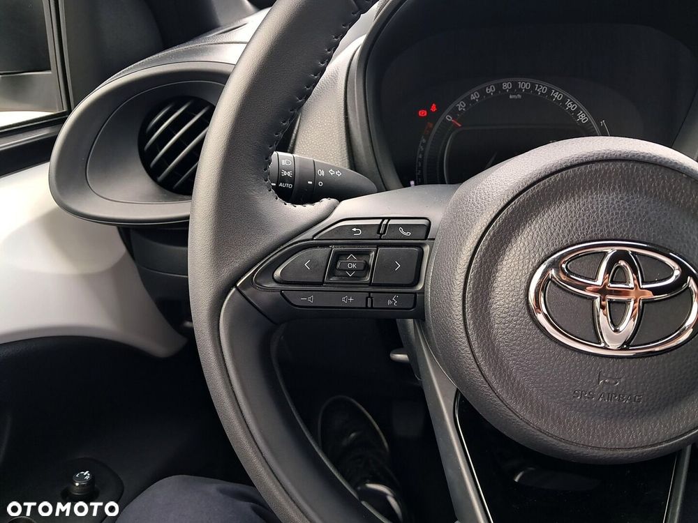 Toyota Aygo X - 15