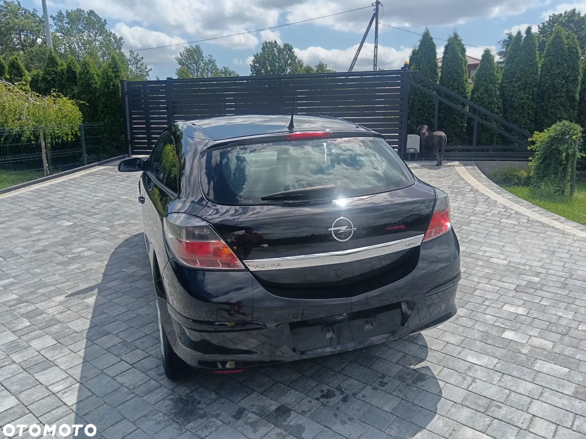 Opel Astra GTC 1.6 - 12