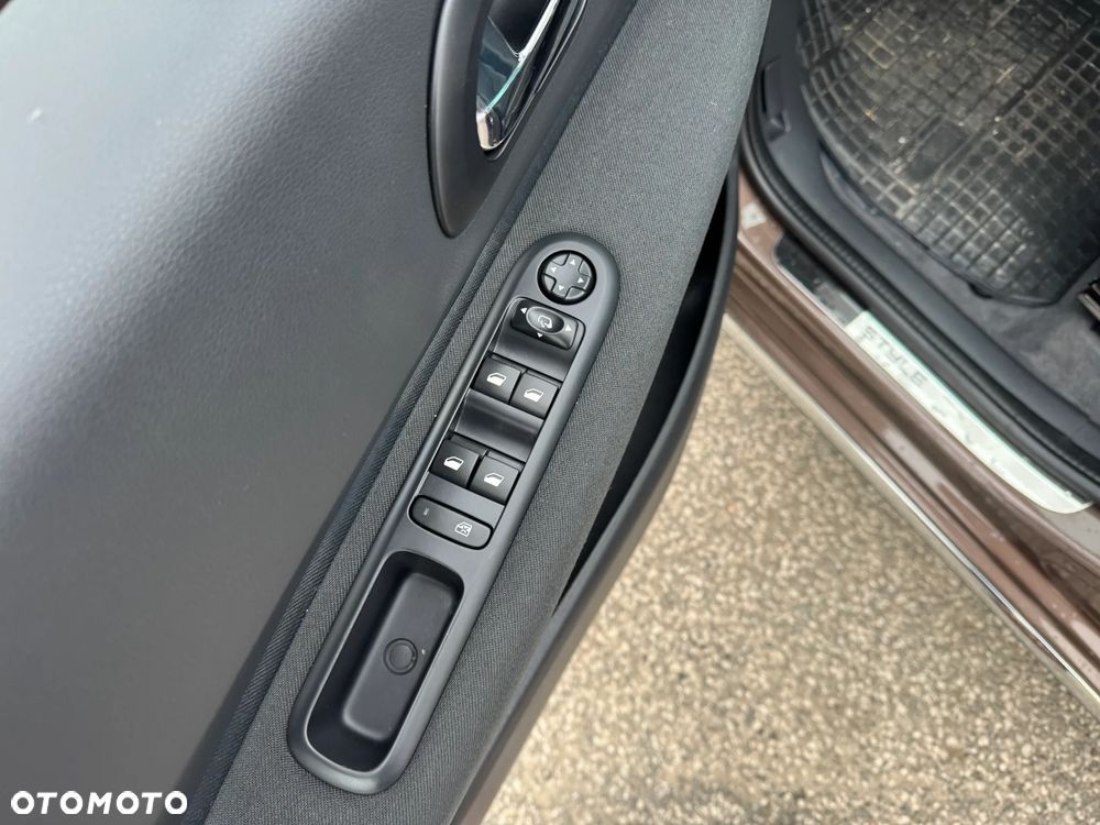 Peugeot 3008 PureTech 130 Stop & Start GPF Allure - 24