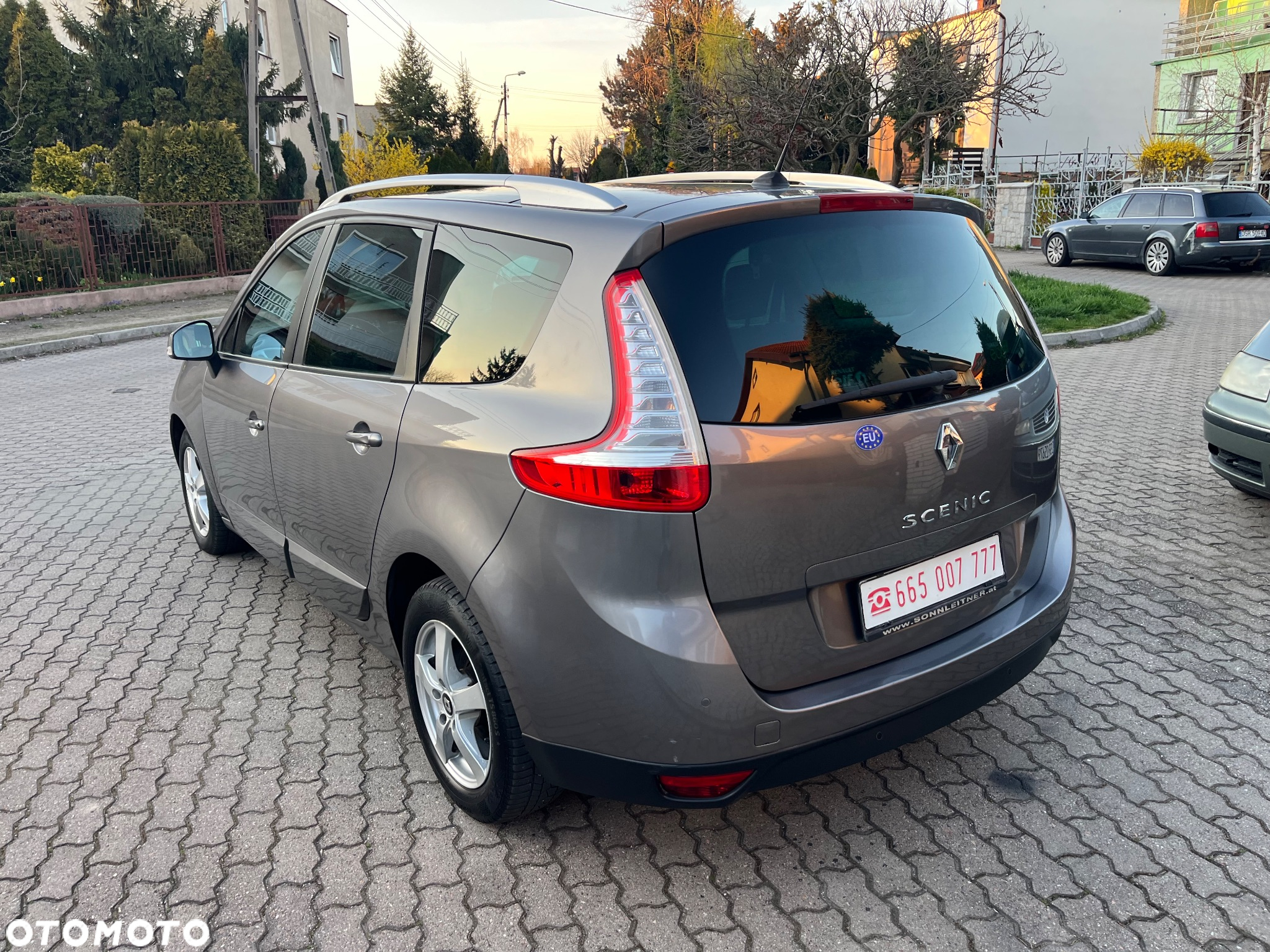 Renault Grand Scenic 1.6 16V 110 Paris - 15
