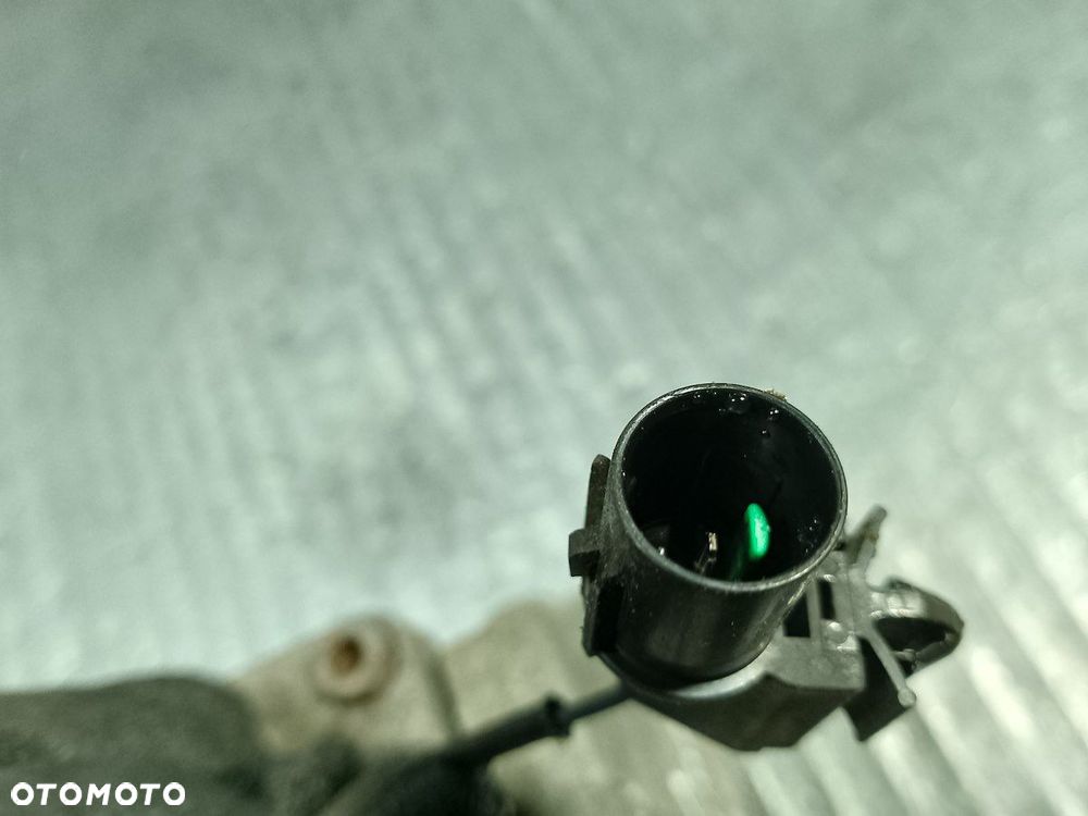 POMPA, SPRĘŻARKA KLIMATYZACJI KIA SHUMA II 1.6 16v BENZYNA SEDAN - 2