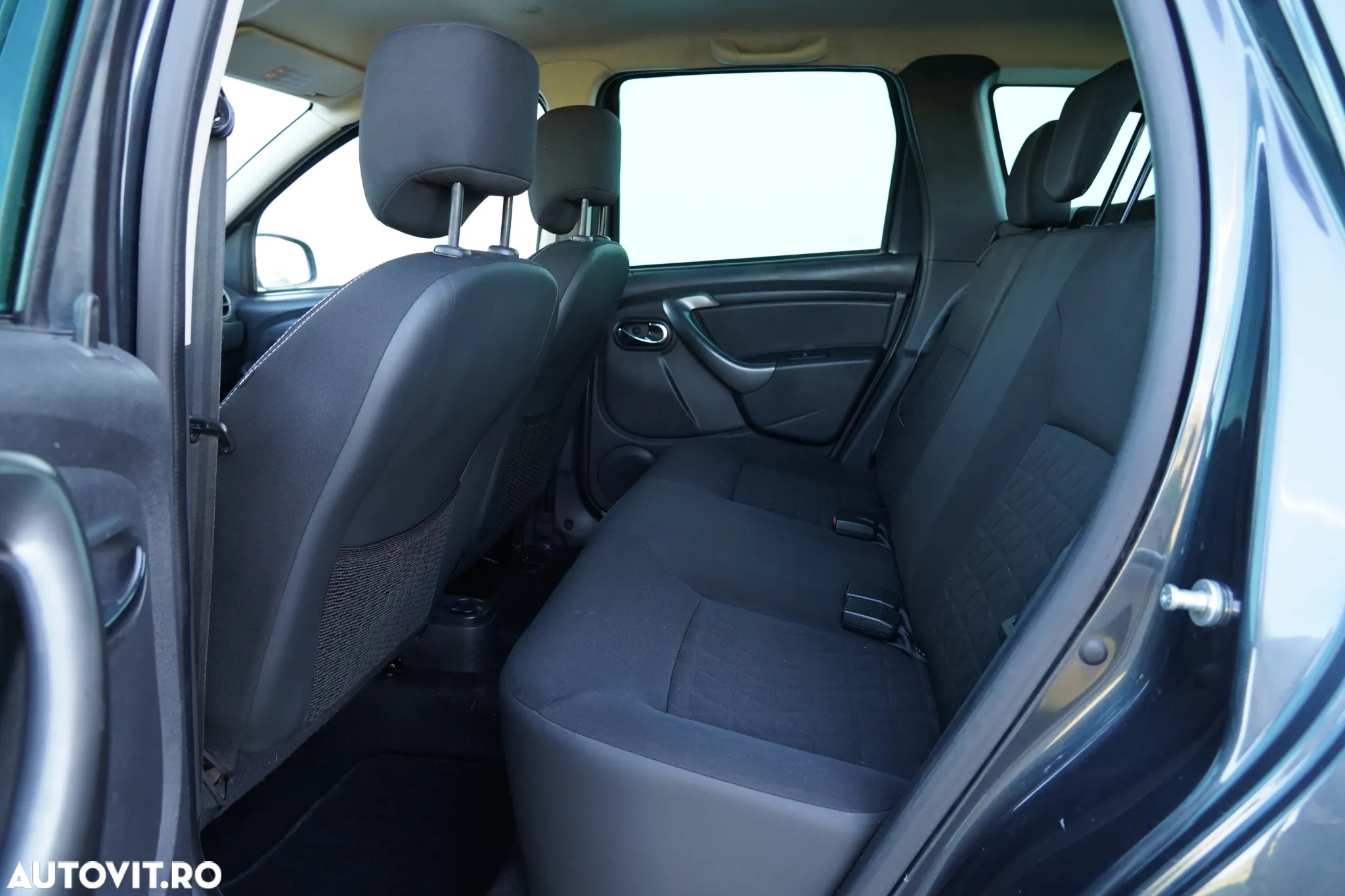 Dacia Duster 1.5 dCi 4x2 Laureate - 14