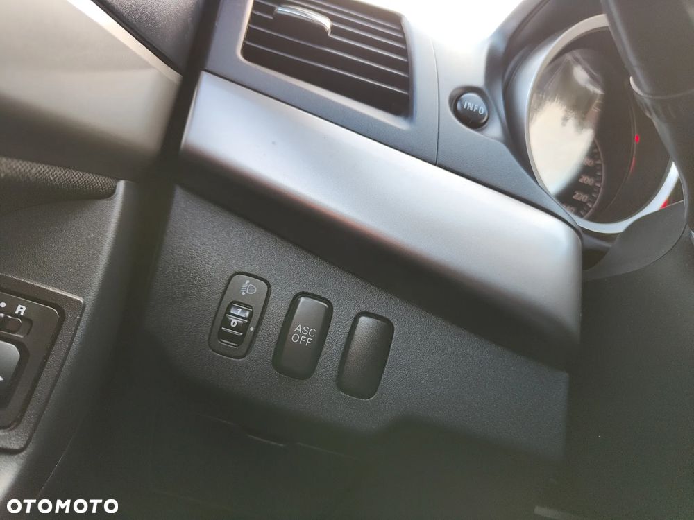 Mitsubishi Lancer 1.8 Intense - 32