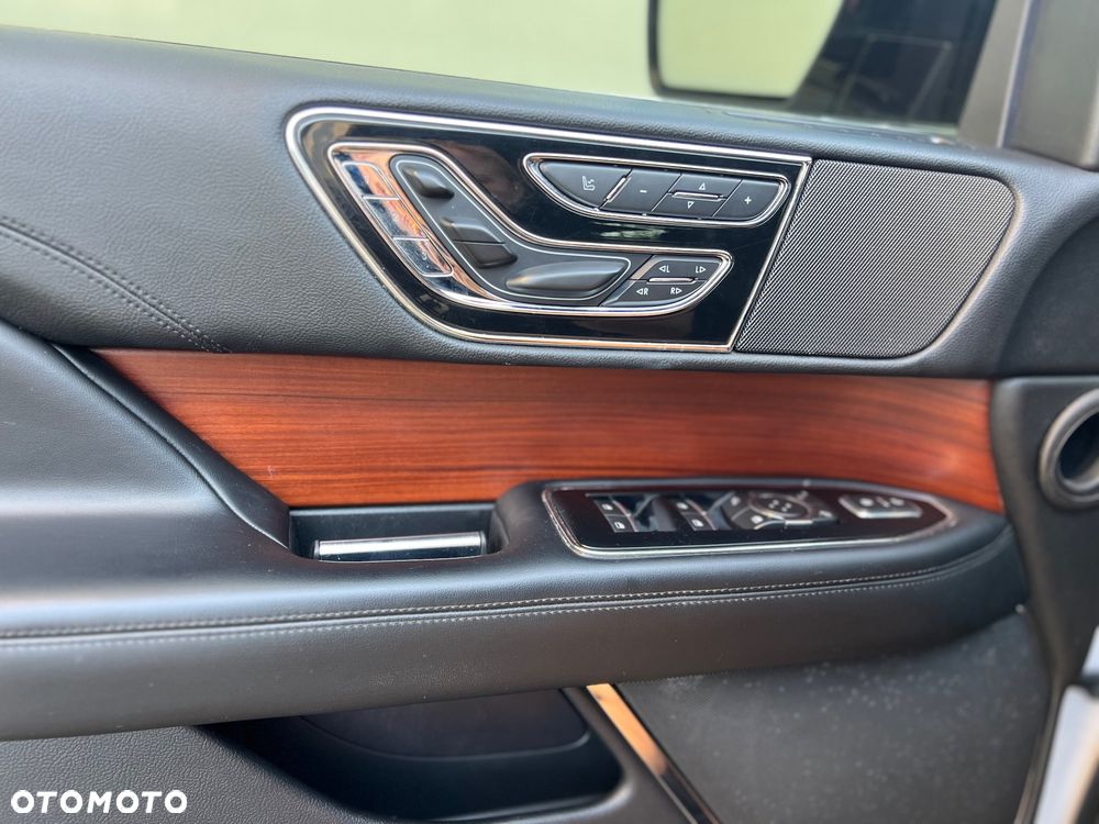 Lincoln Navigator - 17