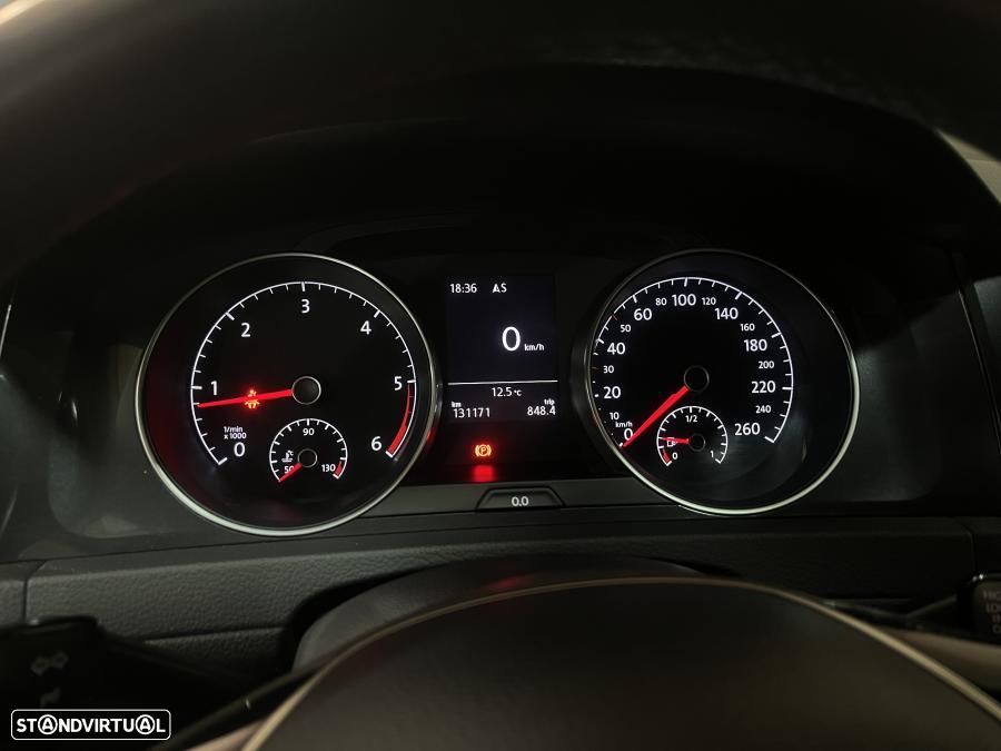 VW Golf 1.6 TDI Confortline - 13