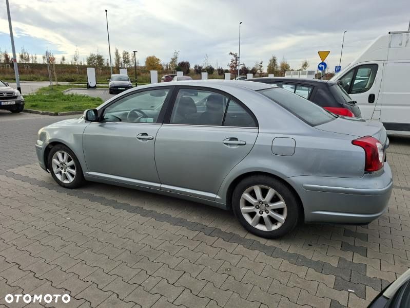 Toyota Avensis - 4