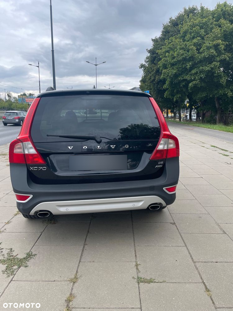 Volvo XC 70 D5 AWD Momentum - 3